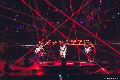 画像ギャラリー No.008のサムネイル画像 / ガルクラから武道館へ! 「トゲナシトゲアリ LIVE in 日本武道館 “奏檄の叫”」ライブの模様を振り返る