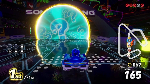 画像ギャラリー No.005のサムネイル画像 / ソニックチームとアーケードチームのタッグで“最高のレースゲーム”が誕生。飯塚Pと瀧Pに「ソニックレーシング クロスワールド」について聞いた［TGS2025］