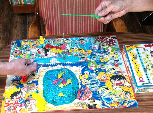 画像ギャラリー No.012のサムネイル画像 / ボードゲームなのにアクションが勝負を分ける!“釣りキチ”でも“日誌”でもない,「釣りバカ大将ゲーム」 昭和・平成レトロボードゲーム大百科 第7回