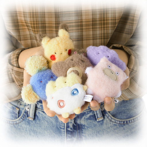 画像ギャラリー No.003のサムネイル画像 / ポケモンの新グッズ「ほわほわてのひらマスコット」「ピカピカマート」，12月4日に発売。マスコットのつぶらな瞳にキュン