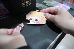 画像ギャラリー No.020のサムネイル画像 / 「トリッカル・もちもちほっペ大作戦」開発元のEPID Gamesを見学に韓国へ。同人グッズやミームに溢れるオタクカンパニー