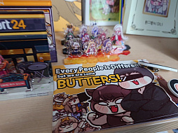 画像ギャラリー No.049のサムネイル画像 / 「トリッカル・もちもちほっペ大作戦」開発元のEPID Gamesを見学に韓国へ。同人グッズやミームに溢れるオタクカンパニー