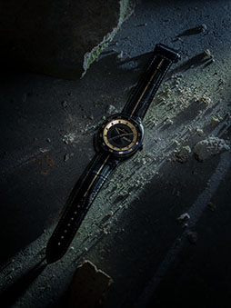 画像ギャラリー No.004のサムネイル画像 / 腕時計ブランド「ハミルトン」×バイオハザード レクイエムのコラボモデルが登場。グレースとレオンの2本をラインナップ