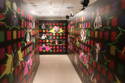 画像ギャラリー No.024のサムネイル画像 / 「ダンガンロンパ15周年記念展」が3月16日まで東京・上野にて開催中。シリーズならではのギミックが施された，ファン必見の展示が満載