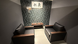 画像ギャラリー No.022のサムネイル画像 / 「龍が如く」冠婚葬祭展レポート。結婚,葬儀,兄弟の盃を交わす……人生のドラマをテーマに「龍が如く」らしさを味わえる