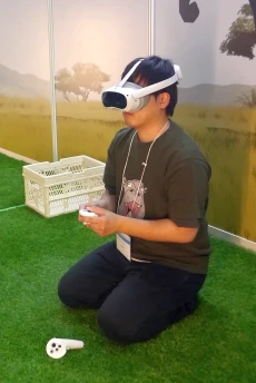画像ギャラリー No.004のサムネイル画像 / 傷ついた動物を治療するVRゲーム「WILDLIFE DOCTOR」を会場でプレイ。没入感と感情移入を促す工夫が光る意欲作［TGS2025］