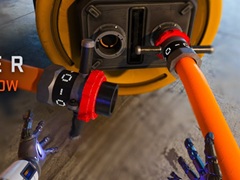 �����̤����뤿�ᡤ��������̲�꤫���ܳФ᤿���ܥåȤȤ��ƥ��Х��Х롣��The Last Caretaker�ס�������������Ǥ�������꡼��