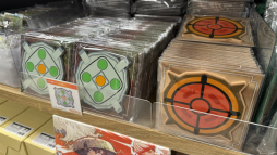 画像ギャラリー No.017のサムネイル画像 / 「風来のシレン6」発売2周年を記念したポップアップショップの模様をレポート。イラストの展示,作中の罠を模したディスプレイなど盛りだくさん