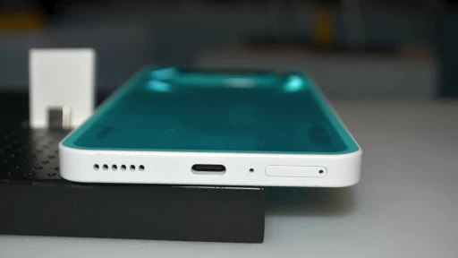 ���������꡼ No.007�Υ���ͥ������ / ��Phone (3a) Community Edition�פ�����Ϫ�ܤ��줿�ݥåץ��åץ��٥�Ȥ��ݡ��ȡ�90ǯ���Ⱦ�Υ����ൡ��פ碌��ǥ�����̥��