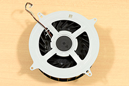 画像ギャラリー No.010のサムネイル画像 / 「PlayStation 5」分解レポート。ソニーらしいこだわりに満ちた設計を，実機をバラして改めて確認してみた