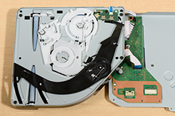 画像ギャラリー No.015のサムネイル画像 / 「PlayStation 5」分解レポート。ソニーらしいこだわりに満ちた設計を，実機をバラして改めて確認してみた
