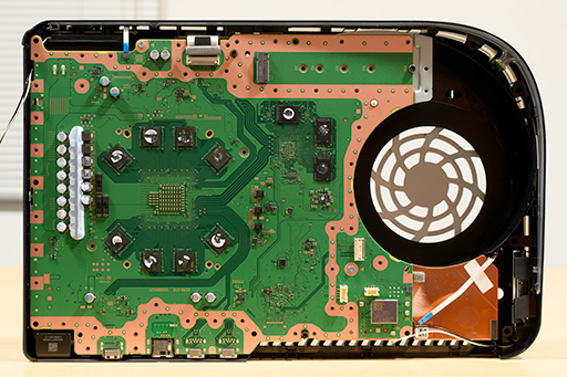 画像ギャラリー No.019のサムネイル画像 / 「PlayStation 5」分解レポート。ソニーらしいこだわりに満ちた設計を，実機をバラして改めて確認してみた