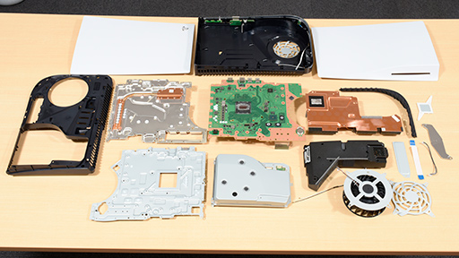画像ギャラリー No.035のサムネイル画像 / 「PlayStation 5」分解レポート。ソニーらしいこだわりに満ちた設計を，実機をバラして改めて確認してみた