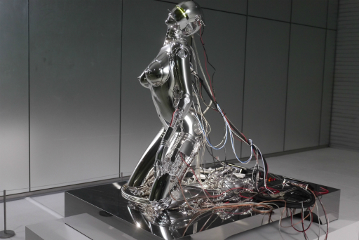 画像ギャラリー No.018のサムネイル画像 / 「攻殻機動隊展 Ghost and the Shell」内覧会レポート。アニメ全作品を横断的に網羅した見ごたえのある展覧会を，ARタチコマの解説付きで楽しめる