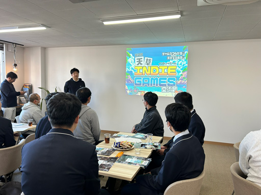 画像ギャラリー No.011のサムネイル画像 / 地方はゲーム開発で蘇るのか？ 熊本・天草市が進めるクリエイター誘致の最前線「第2回天草インディーゲーム交流会」レポート