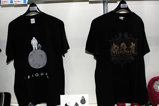 画像ギャラリー No.005のサムネイル画像 / 物販エリアでグッときた魅惑のゲームTシャツを大紹介！　一目で分かる大胆なデザインからマニアックな柄まで勢揃い［TGS2025］