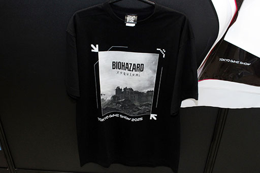画像ギャラリー No.025のサムネイル画像 / 物販エリアでグッときた魅惑のゲームTシャツを大紹介！　一目で分かる大胆なデザインからマニアックな柄まで勢揃い［TGS2025］