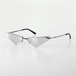 画像ギャラリー No.006のサムネイル画像 / 「HUNTER×HUNTER」から「ゲンスルーのサングラス」が解放(リリース)。「光るヒソカ」「モチモチの木Tシャツ」などを手掛けた担当者の新作