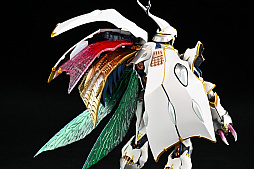 画像ギャラリー No.028のサムネイル画像 / ［レビュー］「METAL BUILD DRAGON SCALE サーバイン（白き秘宝）」ファンタジックで生体感のあるディテールが，唯一無二の存在感