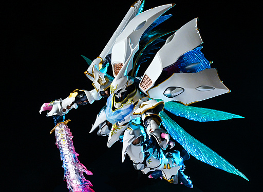 画像ギャラリー No.046のサムネイル画像 / ［レビュー］「METAL BUILD DRAGON SCALE サーバイン（白き秘宝）」ファンタジックで生体感のあるディテールが，唯一無二の存在感