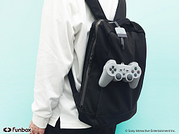 画像ギャラリー No.005のサムネイル画像 / 「PlayStation」のコントローラを再現したシリコンポーチが本日発売。サイズまで再現した存在感抜群のグッズ