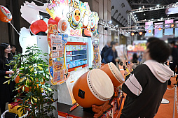 画像ギャラリー No.013のサムネイル画像 / 「アミューズメント エキスポ 2025」レポート。60周年を迎えたクレーンゲームは大人気，それに合わせて会場の雰囲気も様変わり