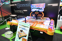 画像ギャラリー No.037のサムネイル画像 / 「アミューズメント エキスポ 2025」レポート。60周年を迎えたクレーンゲームは大人気，それに合わせて会場の雰囲気も様変わり