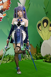 画像ギャラリー No.023のサムネイル画像 / 「コミックマーケット107」レポ。「NIKKE」や「ステラソラ」「ブラウンダスト2」などのブースで公式コスプレイヤーを撮影してきた