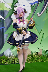 画像ギャラリー No.024のサムネイル画像 / 「コミックマーケット107」レポ。「NIKKE」や「ステラソラ」「ブラウンダスト2」などのブースで公式コスプレイヤーを撮影してきた