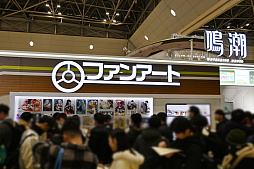 画像ギャラリー No.042のサムネイル画像 / 「コミックマーケット107」レポ。「NIKKE」や「ステラソラ」「ブラウンダスト2」などのブースで公式コスプレイヤーを撮影してきた