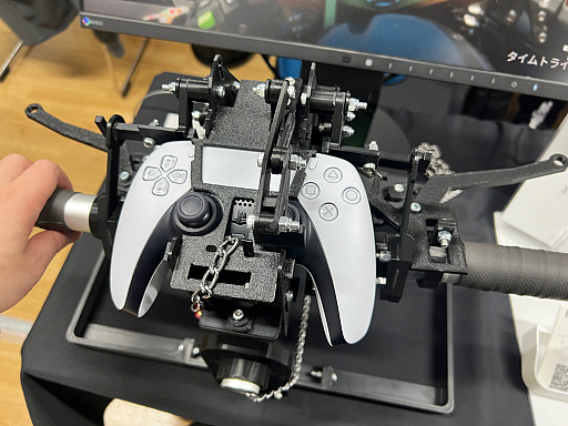 画像ギャラリー No.002のサムネイル画像 / 「TOKYO INDIE GAMES SUMMIT 2026」出展作品レポート(変わったコントローラ編)。ピザを焼き,ポップコーンを頂戴し,ビールで流し込んだ末,レジェンドクリエイターと遊んだ