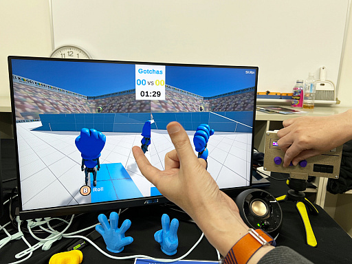 画像ギャラリー No.034のサムネイル画像 / 「TOKYO INDIE GAMES SUMMIT 2026」出展作品レポート(変わったコントローラ編)。ピザを焼き,ポップコーンを頂戴し,ビールで流し込んだ末,レジェンドクリエイターと遊んだ