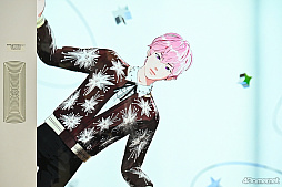 画像ギャラリー No.015のサムネイル画像 / PLAVEがAGF2025を彩る！　スケールアップしたブースと，ライブ会場のような熱気に包まれた噴水広場ステージをレポート