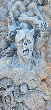 画像ギャラリー No.002のサムネイル画像 / モハーヴェ砂漠に不気味な造形アートが突如出現。「ディアブロ IV」の拡張パックか,「ゴッド・オブ・ウォー」の新作か!?