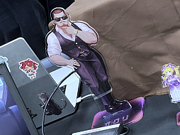 画像ギャラリー No.047のサムネイル画像 / 「東京ゲームダンジョン11」レポート（後編）。会場で遭遇したのは，無職の天使，人格移植，JK物理除霊と，クセ強で気になるあれこれ