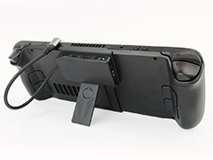キックスタンドで本体を立てかけられるSteam Deck向け小型ドックがゲームテックから