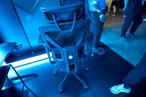 画像ギャラリー No.006のサムネイル画像 / ミズノがeスポーツギアに本格参戦。まずはレバーレスやゲーミングチェアなどを参考出展，SF6とのコラボも発表［TGS2025］