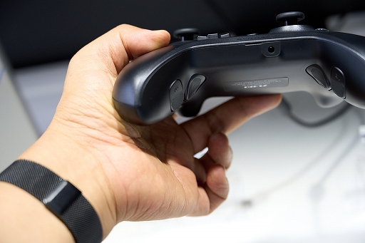 画像ギャラリー No.008のサムネイル画像 / EVOTOPの廉価版「EVOTOP Axis」レポート。こだわりすぎは廉価版でも健在。軽量化や背面ボタン周りの調整で操作性がアップ［TGS2025］