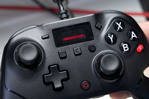 画像ギャラリー No.009のサムネイル画像 / EVOTOPの廉価版「EVOTOP Axis」レポート。こだわりすぎは廉価版でも健在。軽量化や背面ボタン周りの調整で操作性がアップ［TGS2025］