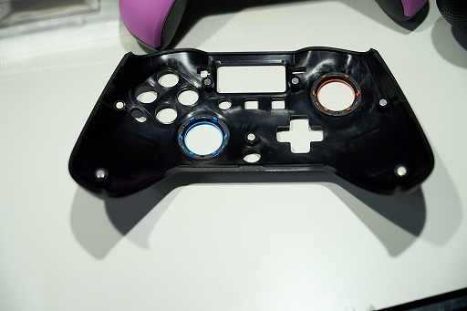 画像ギャラリー No.011のサムネイル画像 / EVOTOPの廉価版「EVOTOP Axis」レポート。こだわりすぎは廉価版でも健在。軽量化や背面ボタン周りの調整で操作性がアップ［TGS2025］