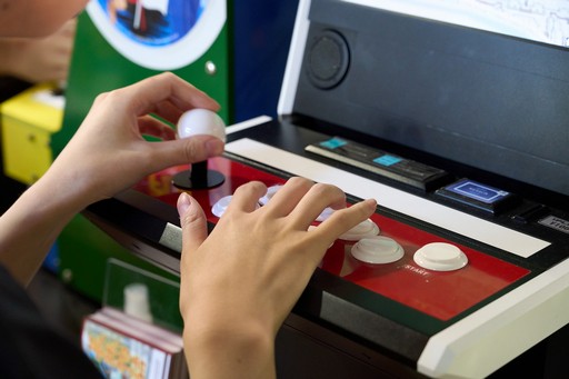 画像ギャラリー No.012のサムネイル画像 / ガンコンやミニ筐体などを体験可能。尖った参考出展でおなじみの達成電器と，そのノリに染まりつつあるパイオニアの共同ブース［TGS2025］