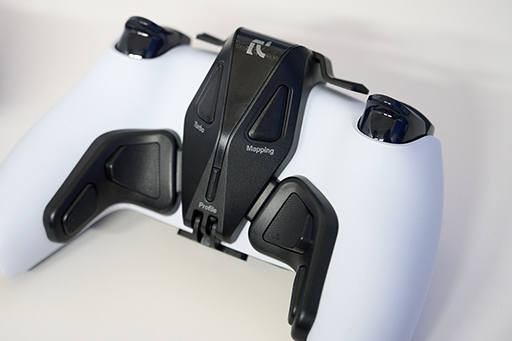 画像ギャラリー No.002のサムネイル画像 / 「DualSense」や「Xbox ワイヤレス コントローラー」にボタンを追加できるアタッチメントをAKFuryブースでチェック［TGS2025］
