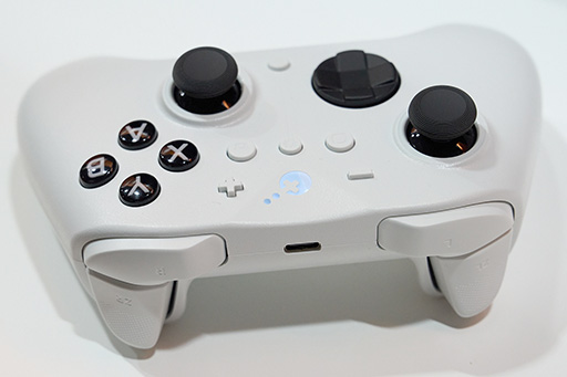 画像ギャラリー No.006のサムネイル画像 / 独自技術でBluetoothでも低遅延なGulikitの新作ゲームパッドに触れてきた。TGSで発表したTMRスティック搭載モデルも披露［TGS2025］