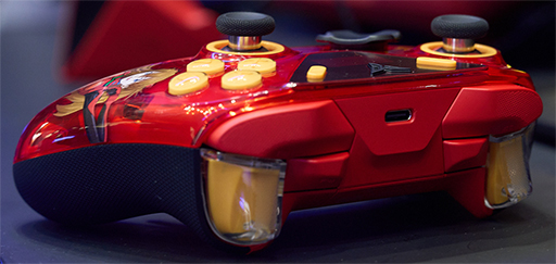 画像ギャラリー No.015のサムネイル画像 / 注目の新製品「VADER 5 PRO」やエヴァコラボのゲームパッドをFlydigiブースでチェックした［TGS2025］