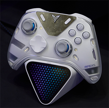 画像ギャラリー No.017のサムネイル画像 / 注目の新製品「VADER 5 PRO」やエヴァコラボのゲームパッドをFlydigiブースでチェックした［TGS2025］