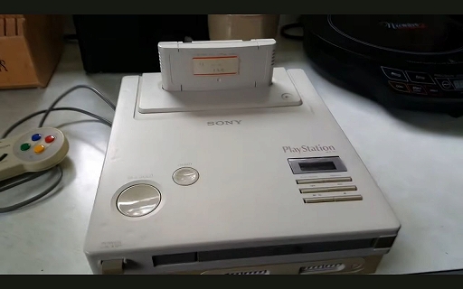 画像ギャラリー No.002のサムネイル画像 / 幻のスーパーファミコン用CD-ROM「PlayStation」の開発初期版が発掘される。アタッチメント式のCD-ROMドライブで，現存する唯一のユニット