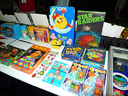 画像集#045のサムネイル/今年もE3に「Videogame History Museum」が出展。レトロなアーケードゲーム筐体や家庭用ゲーム機がズラリ勢揃い