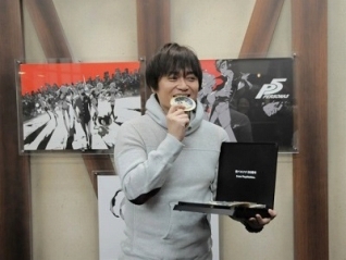 画像集 No.024のサムネイル画像 / シリーズ20周年を記念したイベント「ペルソナ20thフェス」が東京・秋葉原で本日開幕。橋野 桂氏へのサプライズもあった内覧会の模様をレポート