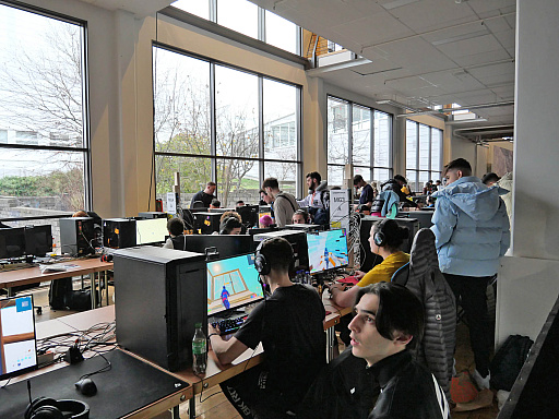  No.010Υͥ / DreamHack Winter 2022׳šǸŤˤƺLANѡƥϡ५㡼κŵȤƤȯŸ