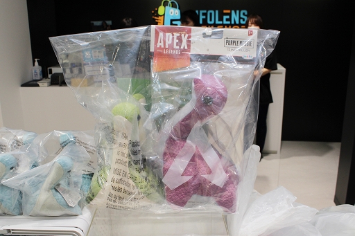 画像集 No.006のサムネイル画像 / 「INFOLENS GEEK SHOP」が池袋パルコに本日オープン。「Apex Legends」など人気タイトルの公式グッズが勢ぞろい